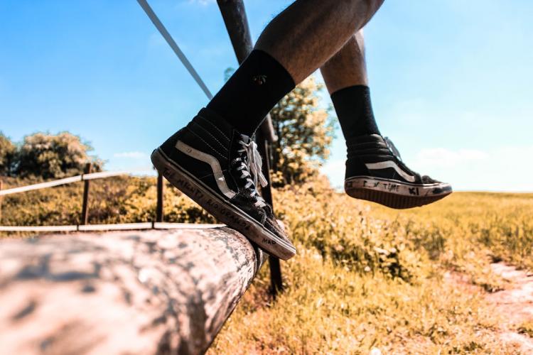 photo 1558941953 a769cfa26feecropentropycstinysrgbfitmaxfmjpgixidM3wxNDA1NTd8MHwxfHNlYXJjaHw1NHx8dHJla2tpbmclMjBhZGlkYXMlMjBjb21iYXQlMjBib290c3xlbnwxfDB8fHwxNzU2NTY1Njg2fDAixlibrb 4.1.0q80w1080